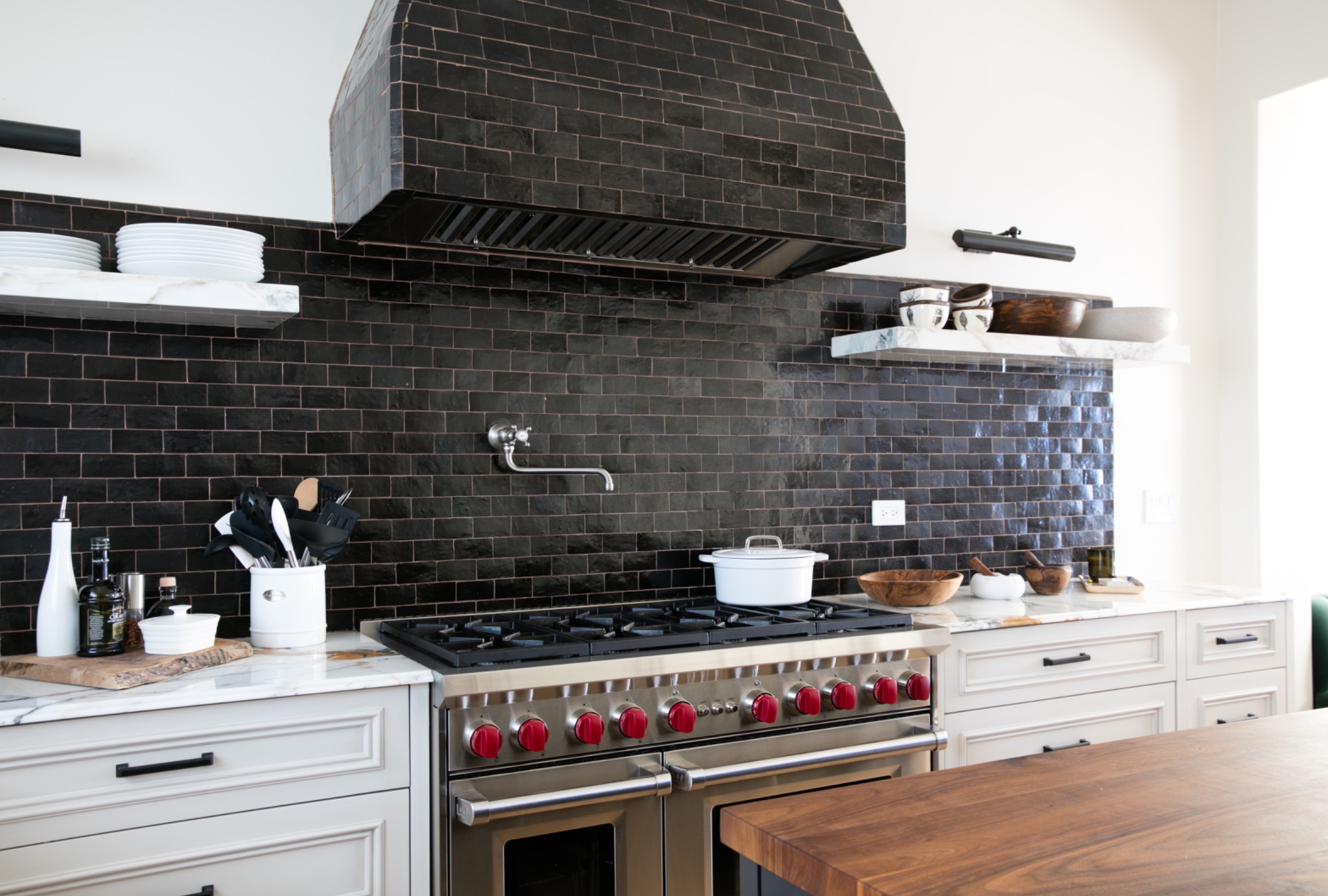 Black tile range hood at Beachwood Canyon